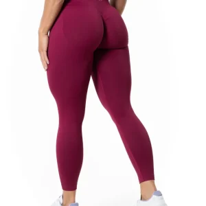 Aura Seamless Scrunch Tights - Cherry